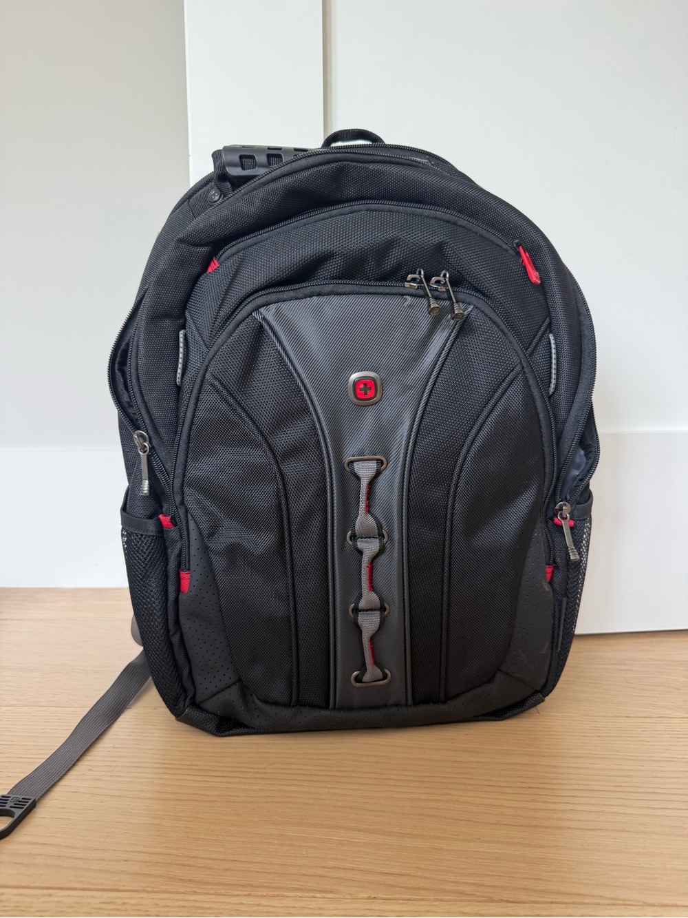 Wenger Legacy 16” Laptop Backpack (model 67329140 / WA-7329-14F00)